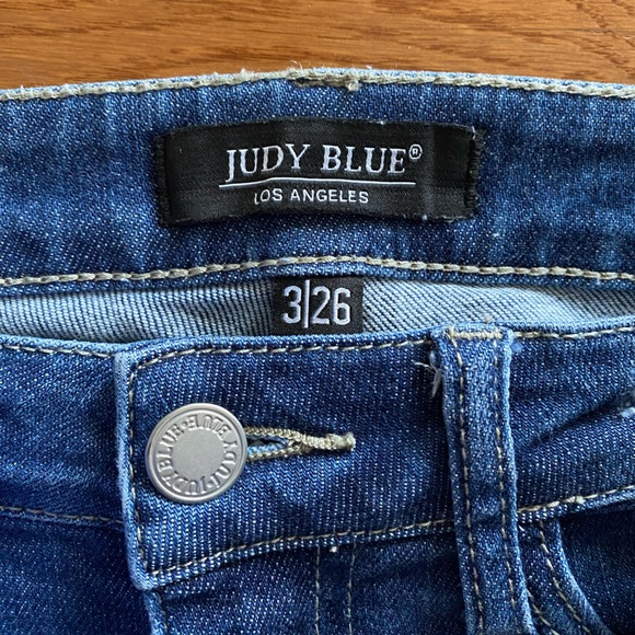 Distressed size 3 jeans - Picture 3 of 5